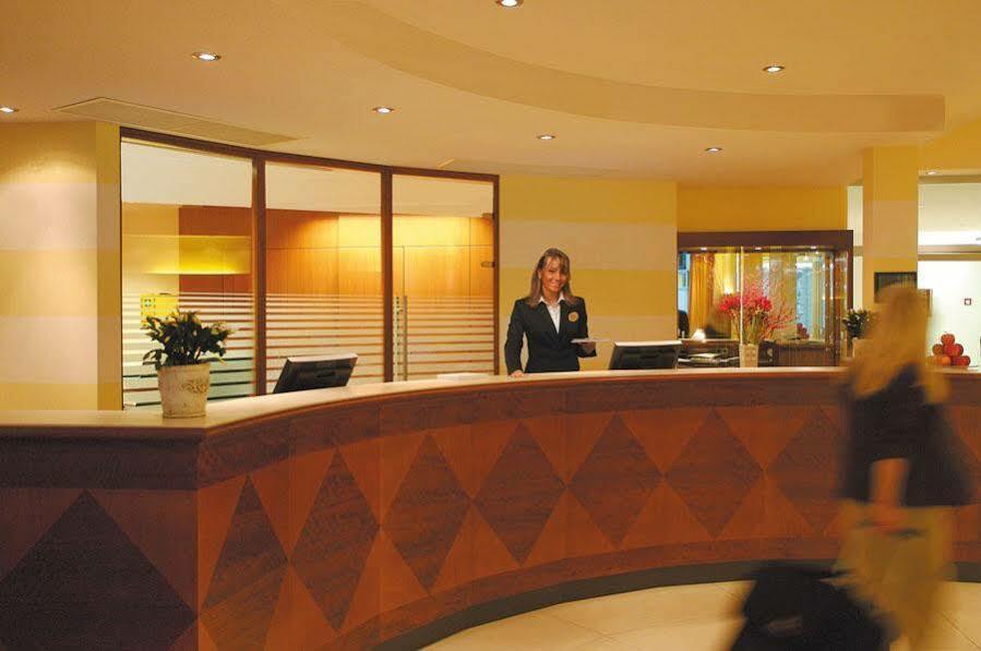 โรงแรมอัม พาร์คริง เวียนนา ภายนอก รูปภาพ